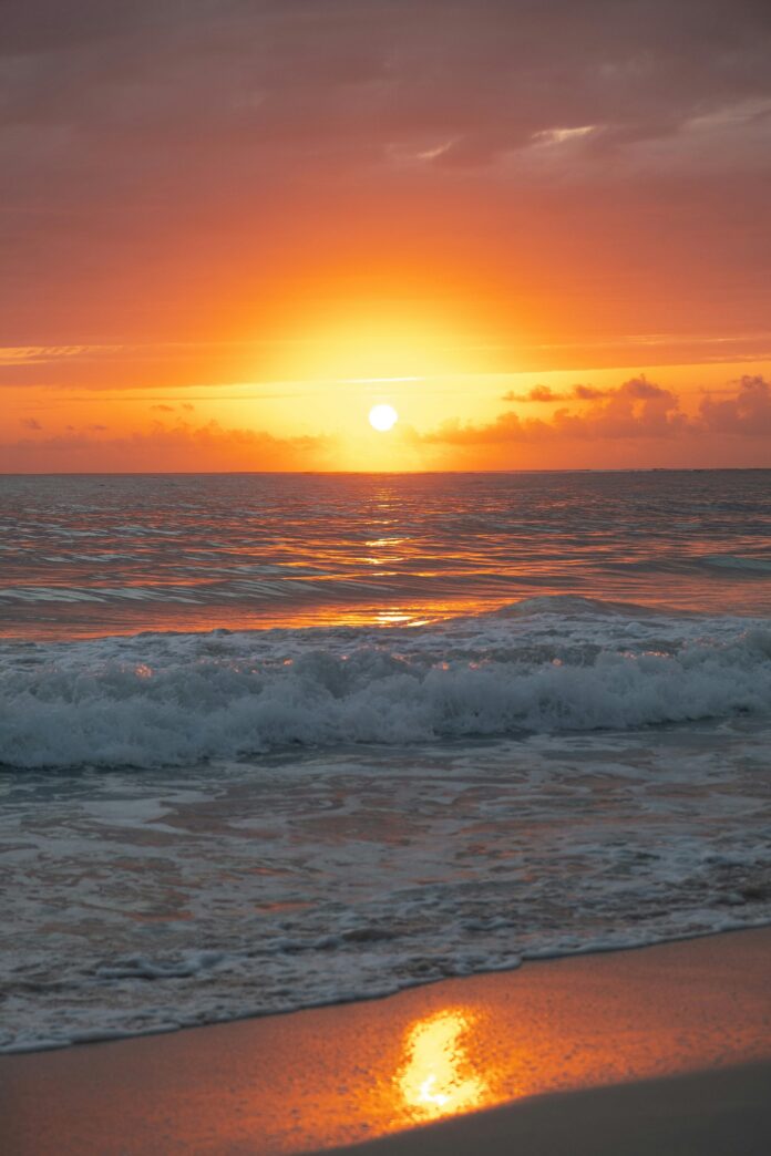 Intense heat wave in Karachi led to fatalities.