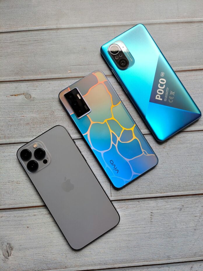 pexels-spitak-11376175 The Senate Committee condemns an 18% sales tax on mobile phones.